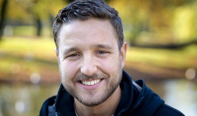 Tekbir Getiren Sunucu Hedef Oldu