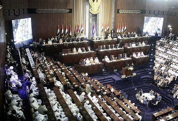 Sudan Devlet Başkanı Beşir Hükümeti Feshetti