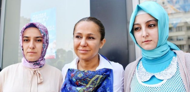 "Başörtülü 2 Partilimize CHP'liler Saldırdı"