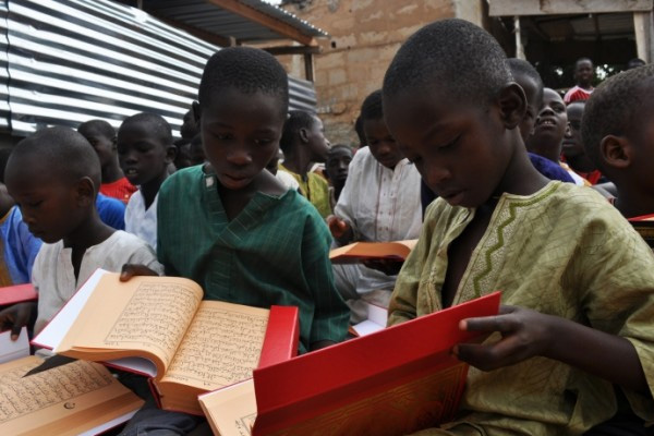 Afrikalı Yetimlerin Yüzü Güldü