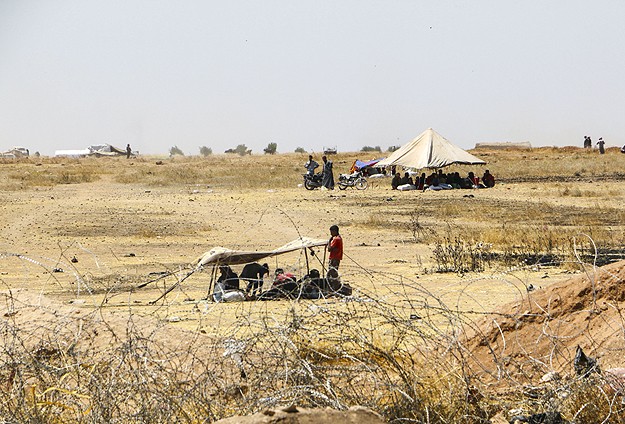 "Tel Abyad'da 4 Türkmen Köyü PYD'yeGeçti"