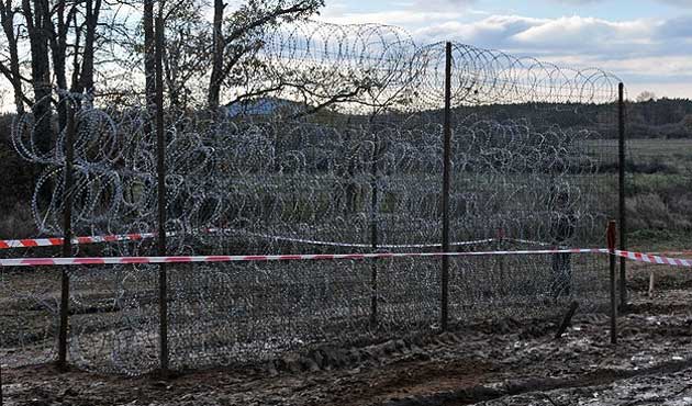 "Medeniyet Dediğin Tek Dişi Kalmış Canavar"