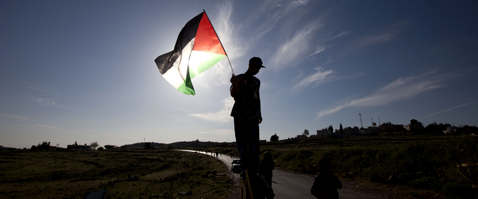 İşbirlikçi Abbas Yönetimi İntifada'yı  Durdurmaya Çalışıyor