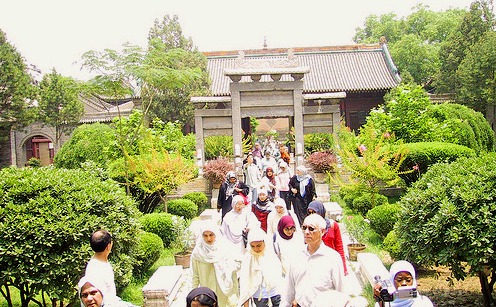 Çin'de MüslümanTuristlere Terörist' Muamelesi