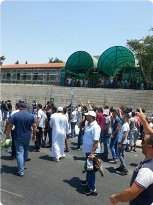 Yahudi İşgalciler Filistinlilere Saldırdı