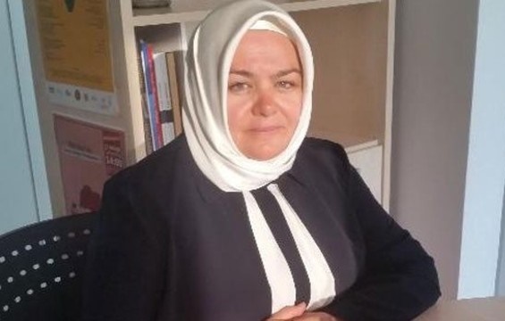 İlk Başörtülü Bakan Ayşen Gürcan Oldu