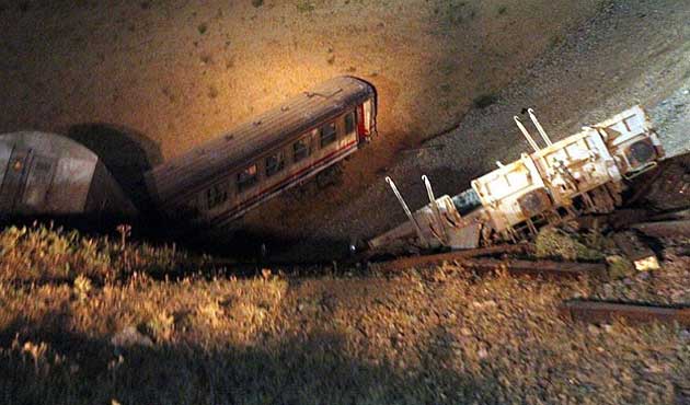 Muş'ta Yük Trenine Bombalı Saldırı