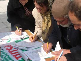 Tutsak vekillere büyük destek