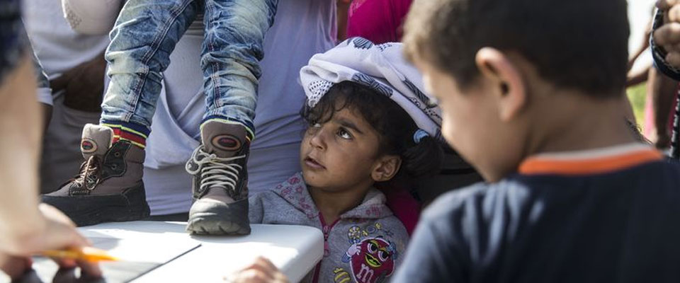 'Macar Polisi Mülteci Çocuğu Kör Etti'