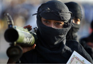 Afganistan'a Yakıt Taşıyan NATO Tankerine Roketli Eylem