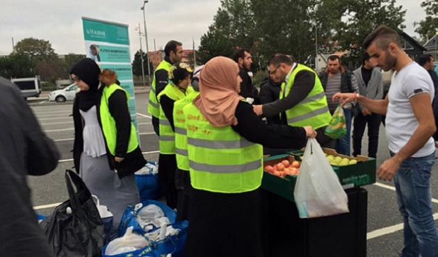 İsveç'te Sığınmacılara Yardım Eli