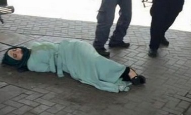 Siyonist Askerler  Genç Kzı Kameraların Önünde Katlettiler