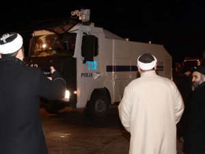İsmailağa Cemaati ile Polis Arasında Gerginlik