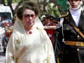 Demir leydiye sürgün yolu