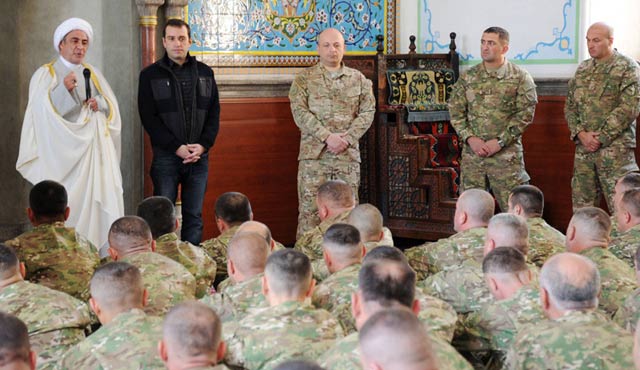 Gürcistan'da Müslüman Askerlere Namaz İzni