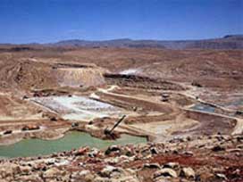 İran'da tartışmalı baraj su topluyor