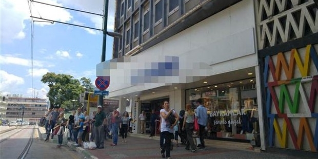 Mağazada "Bomba var" diye bağırdı, müşteriler para ödemeden kaçtı
