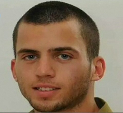 Siyonist Esir Asker Shaul’un Annesi: Oğlum Hayatta