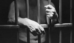 İran'lı Yetkililer Irak'taki Tutukluları Ziyaret Etti