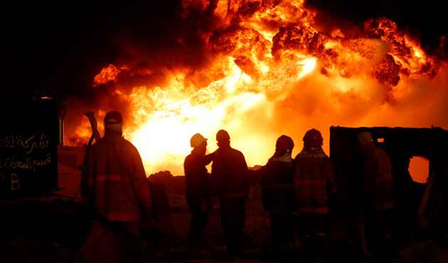 Musul'da Petrol Kuyuları Yanıyor