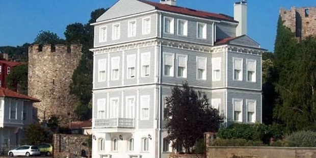 Erdal İnönü'nün Yalısı İcradan Satılık