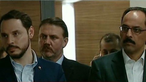 İşte o Gece AK Parti  Merkezinde Yaşananlar