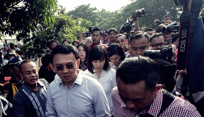 Endonezya'da İslam'a  Hakaret  Eden Valiye 2 Yıl Hapis