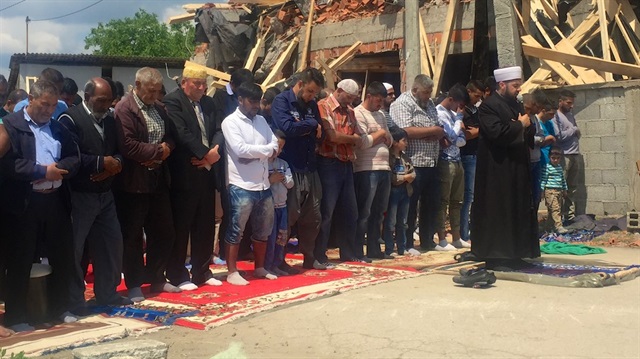 Sırplar Cami İnşaatını Yıktı