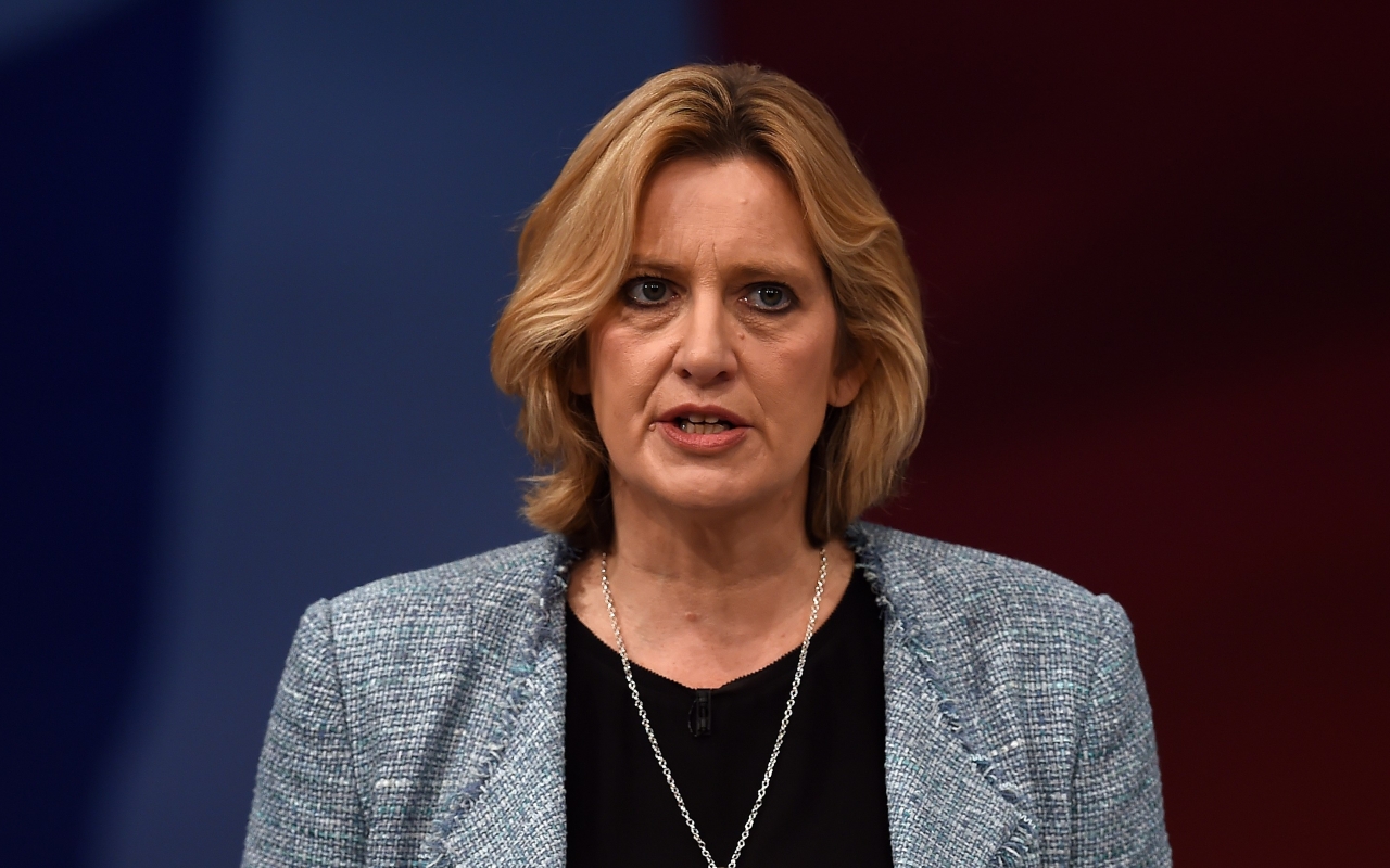 İngiltere Müslümanları Hedef Göstermek İçin  Bahanesini Buldu