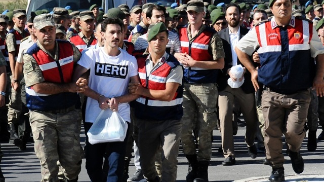 FETÖ'cü Hainden Tişörtlü Pişkinlik!