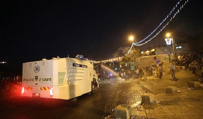 Barbar Siyonistler Aksa'ya Saldırdı