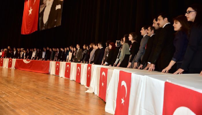 Öğretmenler Mesleğe Yemin Ederek Başlayacak