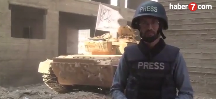 Tank Canlı Yayında Vuruldu (VİDEO)