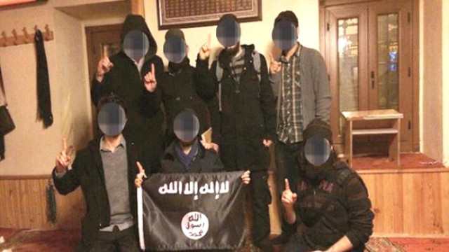 Babası FETÖ'cü Oğlu Tekfirci