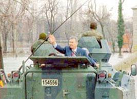 Baykal'a Asker Elbisesi