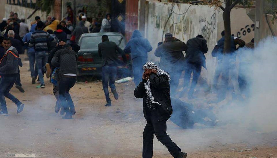 İsrail, Cuma Namaz Sonrası Filistinlilere Saldırdı