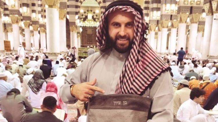 Kabe Ve Çevresinde Siyonistler Cirit Atıyor !