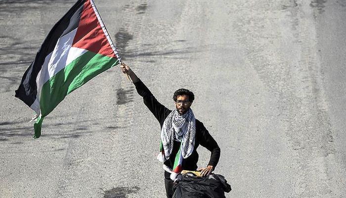 Siyonist Zulme Karşılık Filistin'e Yürüyen Yahudi Aktivist