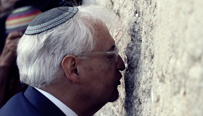 ABD  Büyükelçisi Ayin Yaptı