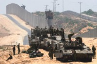 İsrail Kuvvetleri, Gazze Sınırına Yöneldi