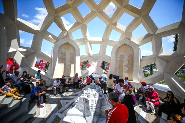 15 Temmuz Şehitler Köprüsüne Akın Başladi