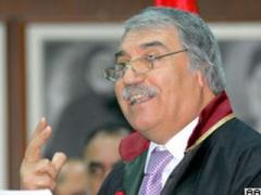 Hatır İçin Tirilyonluk Davalara Avukatlık