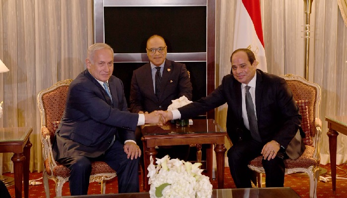 Netanyahu   Darbeci Sisi'yi Övdü