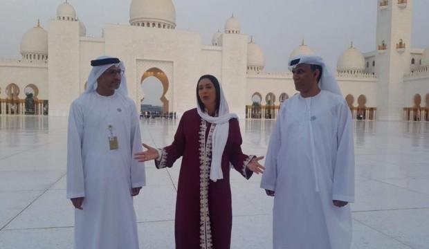 Siyonist Bakana Cami Gezdirdiler