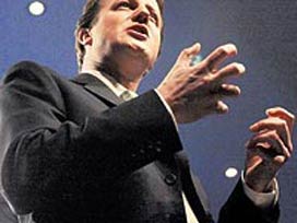 İngiliz'in Demokrasi Oyunu