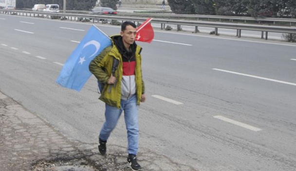 Doğu Türkistanlı İstanbul'dan Ankara'ya Yürüyor