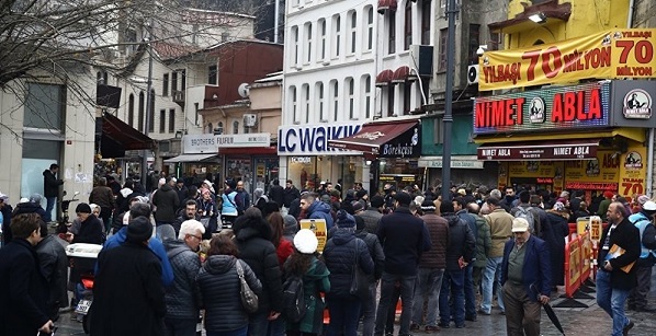 Devlet Eliyle "Milli" Kumar; İllet Abla'da Zillet Kuyruğu