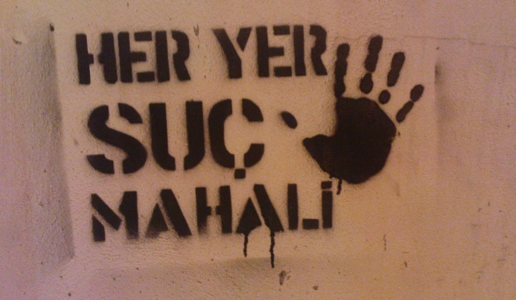 Kilise'de Örtbas Skandalı