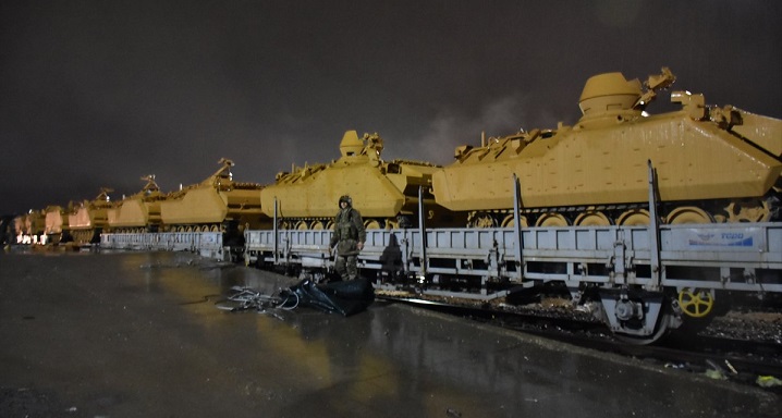 Suriye Sınırına Askeri Sevkıyat Sürüyor