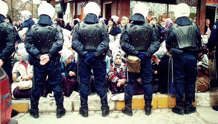 "Başörtüsü Sorunu Yok,  Tesettür Sorunu Var"